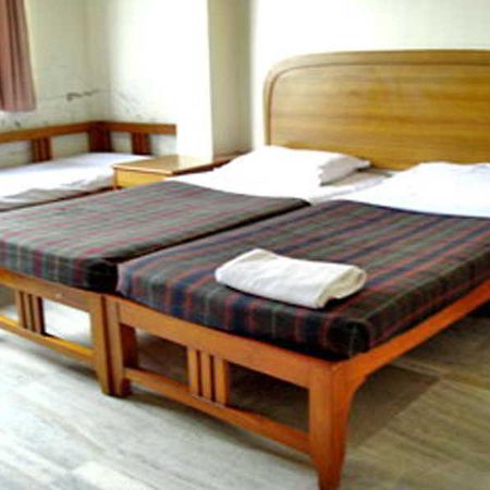 Hotel Meru Pune Exterior foto